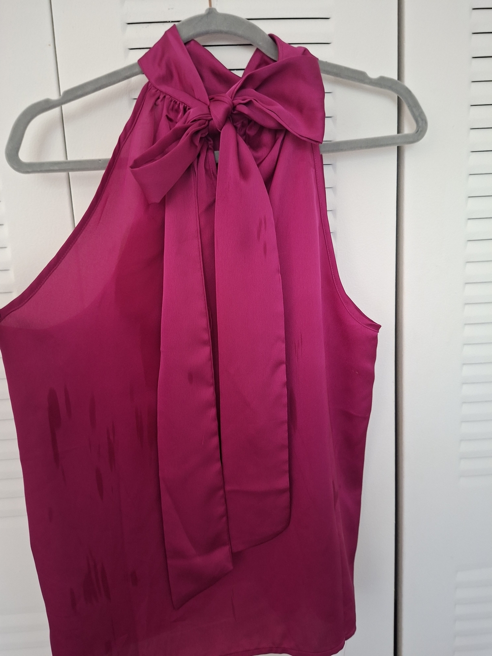 Sleeveless Tie-Neck Women’s Top in Fuchsia